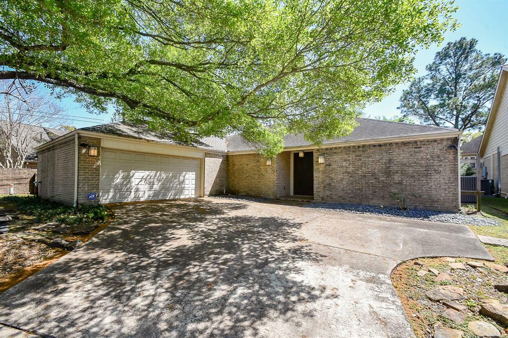 Property Photo: 10303 Chevy Chase Drive TX 77042
