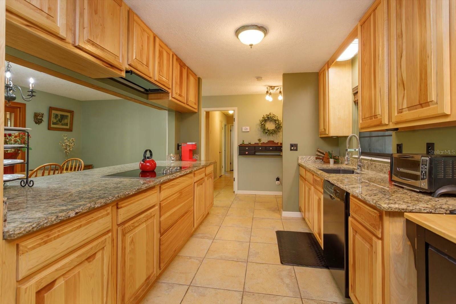 Property Photo: 2819 Scarlet Road FL 32792