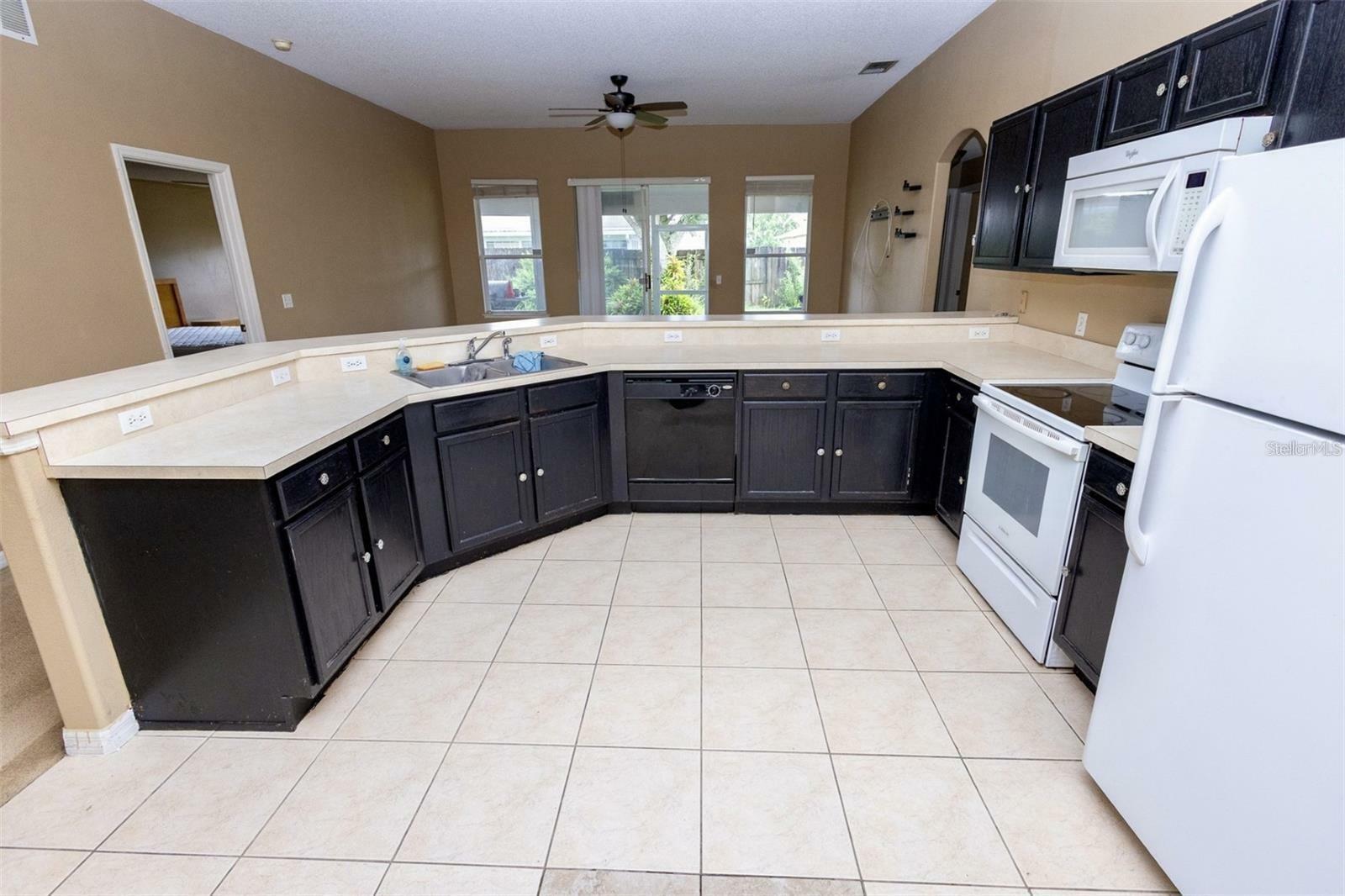 Property Photo: 818 Carrousel Lane FL 34759