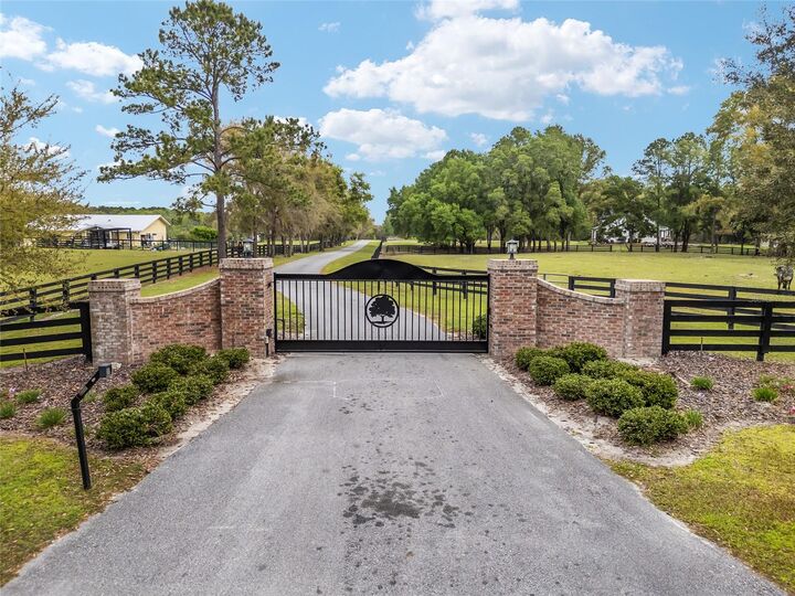 Property Photo:  3595 NW 156th Drive  FL 32669 