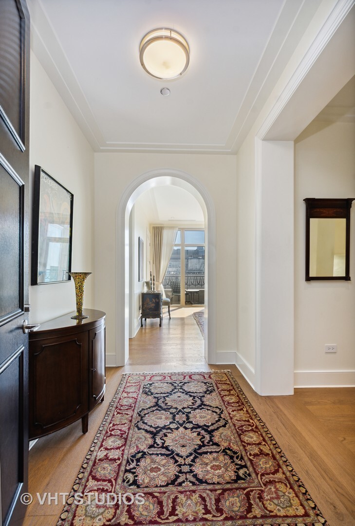Property Photo:  118 E Erie Street 31F  IL 60611 