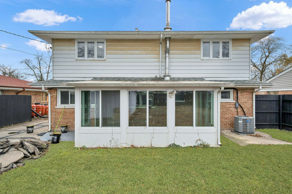 Property Photo: 1363 Gordon Avenue IL 60409