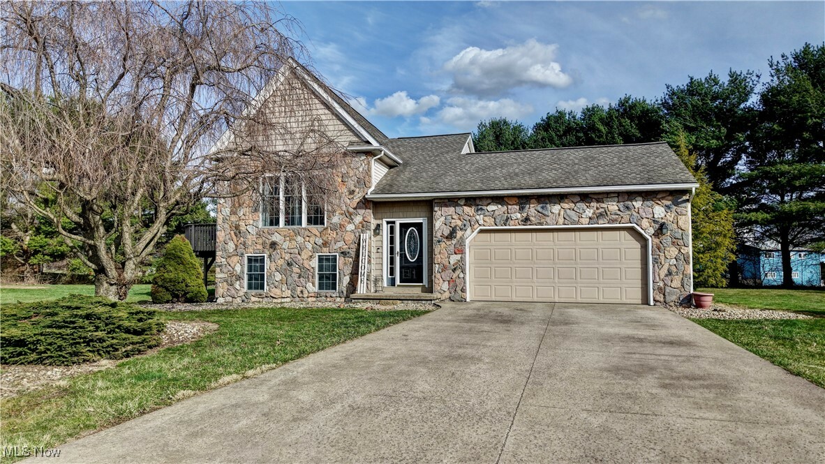 Property Photo: 688 Willow Dale Street NW OH 44612