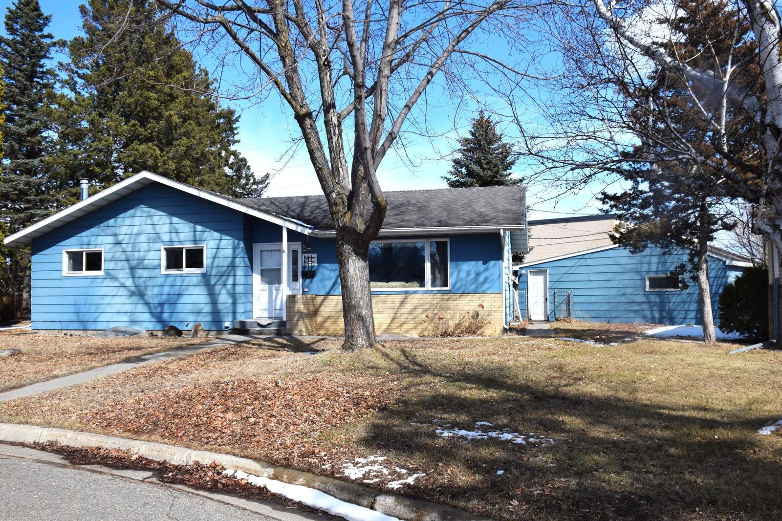 Property Photo:  1814 Beltrami Court NW  MN 56601 