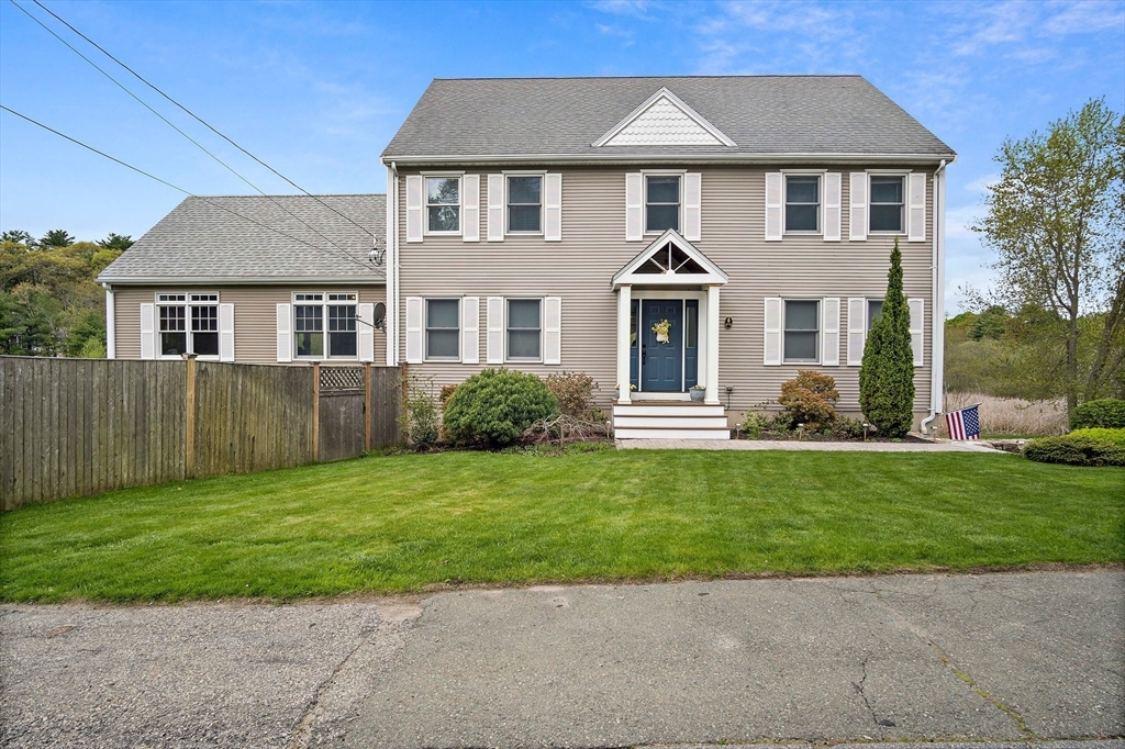 Property Photo:  476 Essex St  MA 01915 
