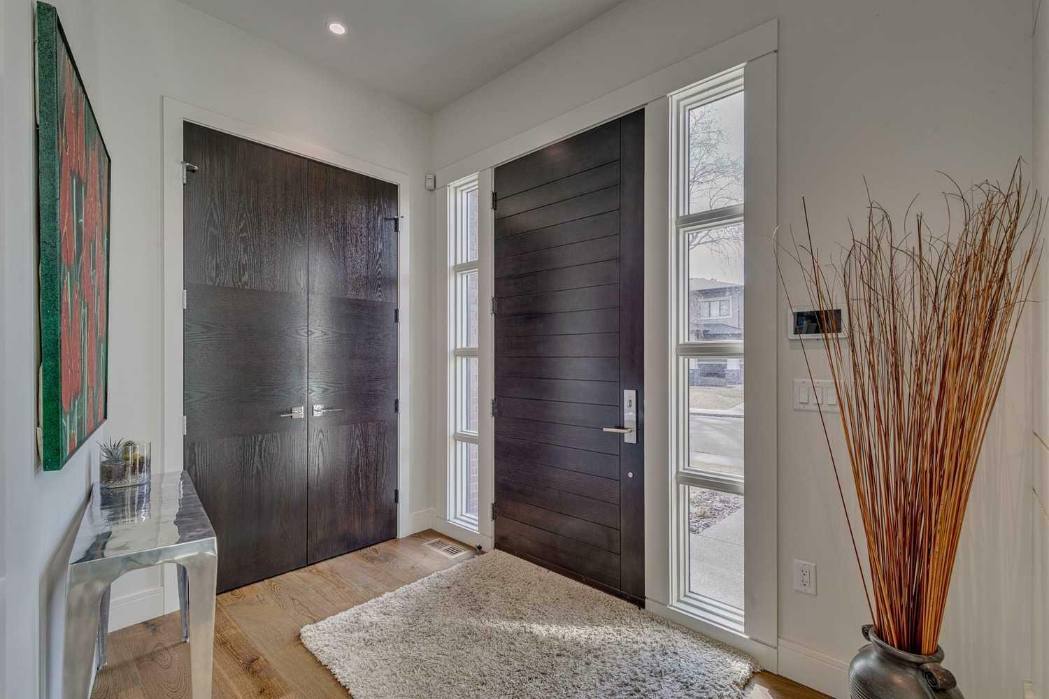 Property Photo: 2012 47 Avenue SW AB T2T 2S6
