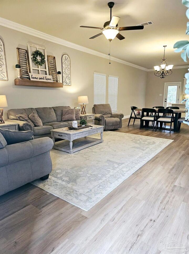Property Photo:  3223 Mountain Laurel Tr  FL 32533 