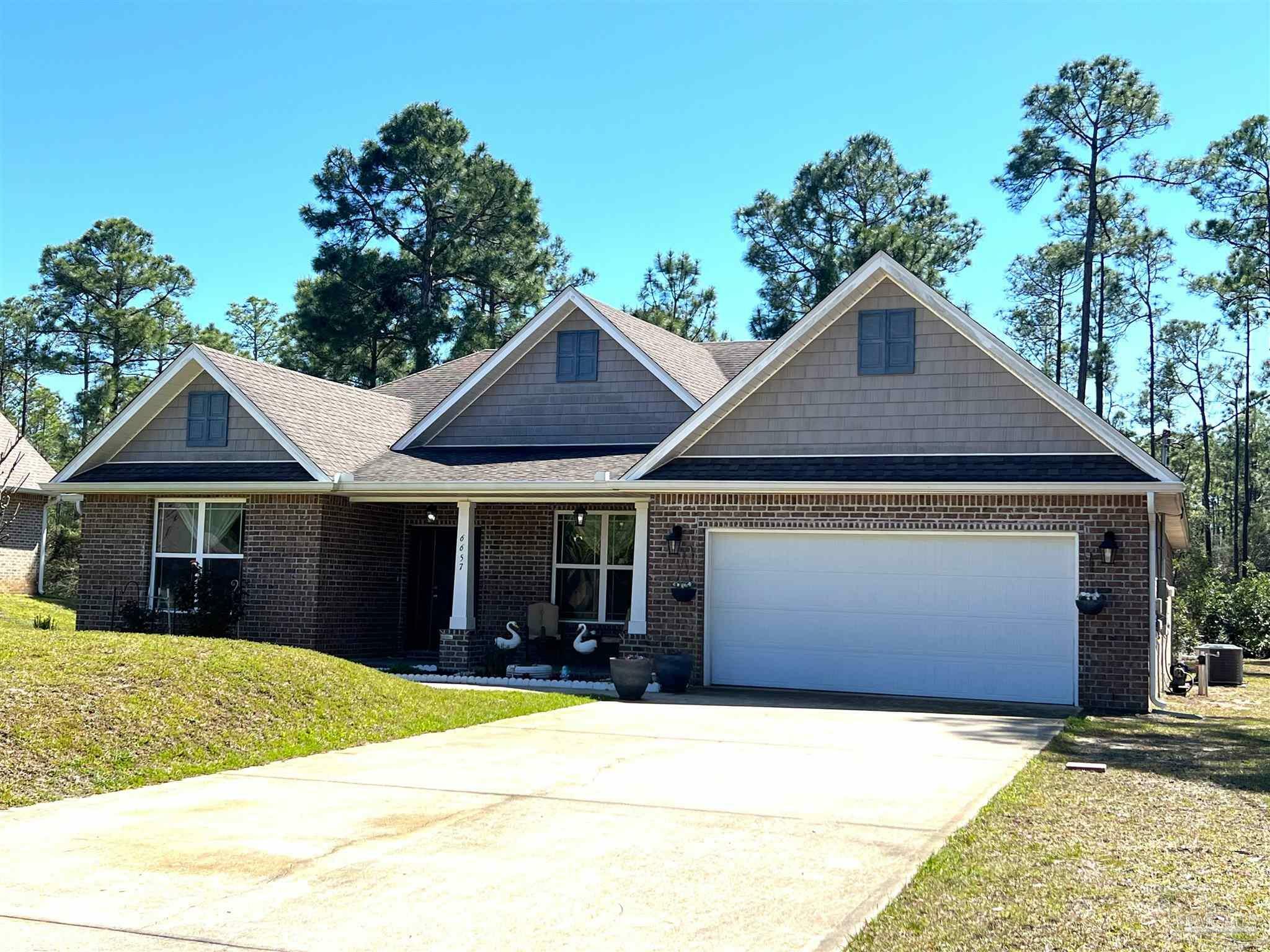 Property Photo: 6657 Leisure St FL 32566