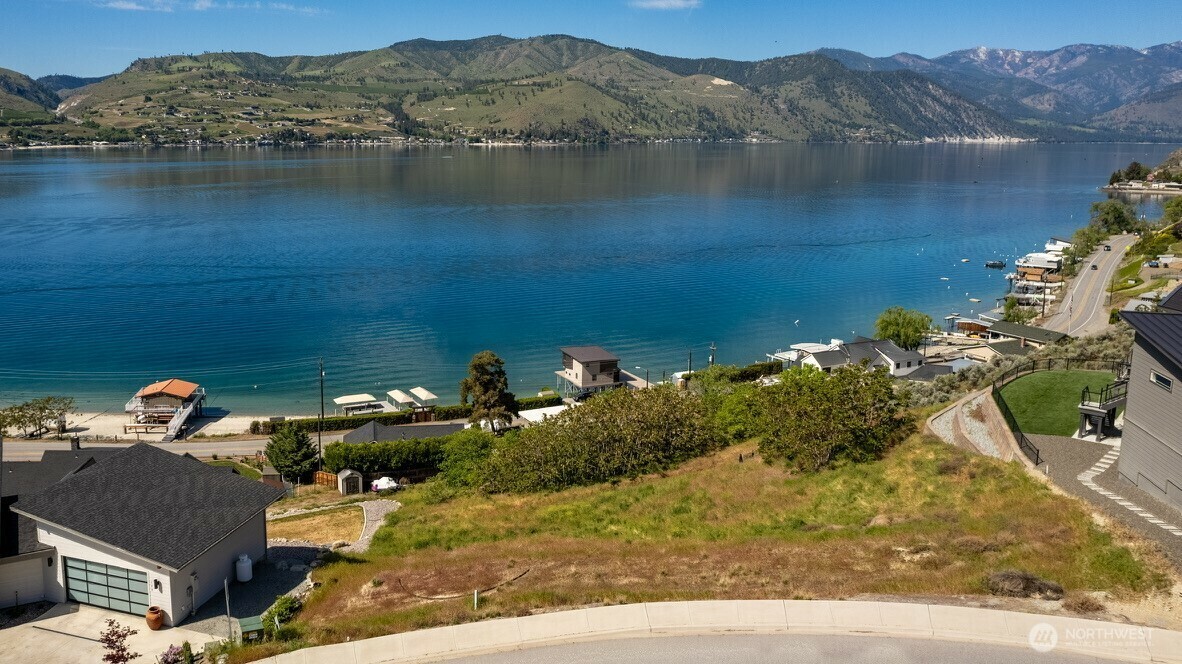 209  Apple Avenue  Chelan WA 98816 photo