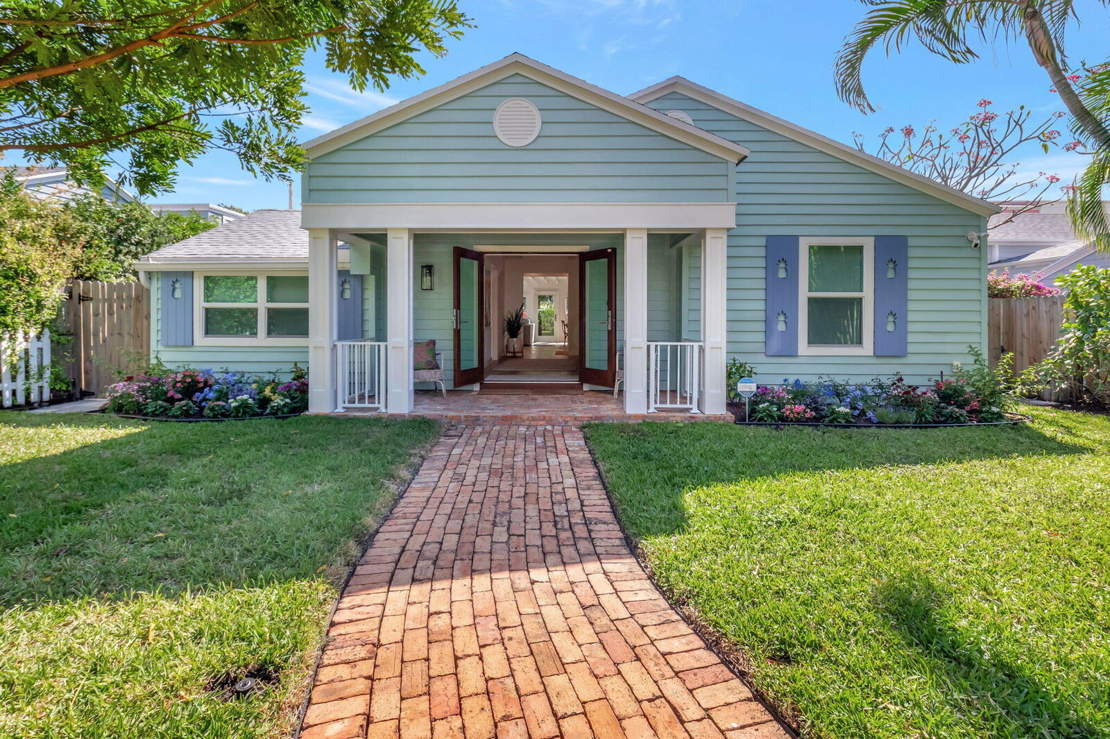 Property Photo:  227 NE 1st Avenue  FL 33444 