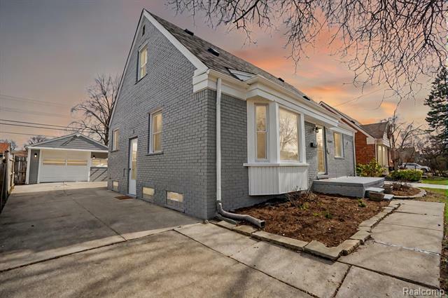 Property Photo: 15192 Anne Avenue MI 48101