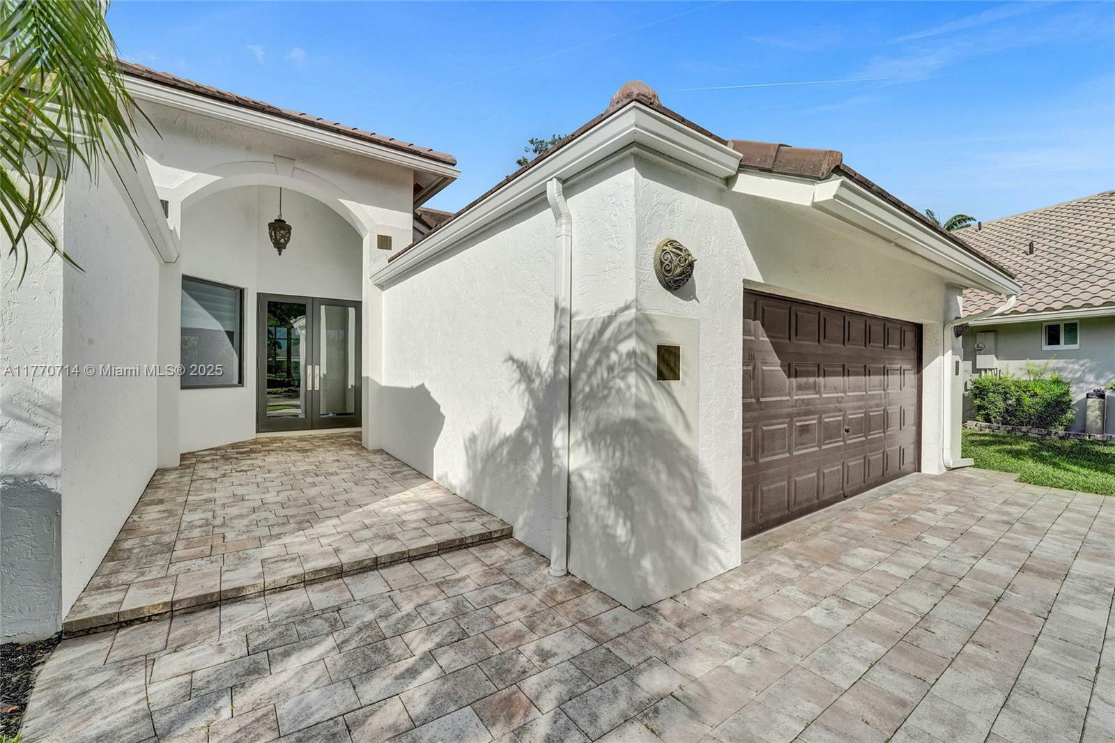 Property Photo: 2649 Nelson Ct FL 33332