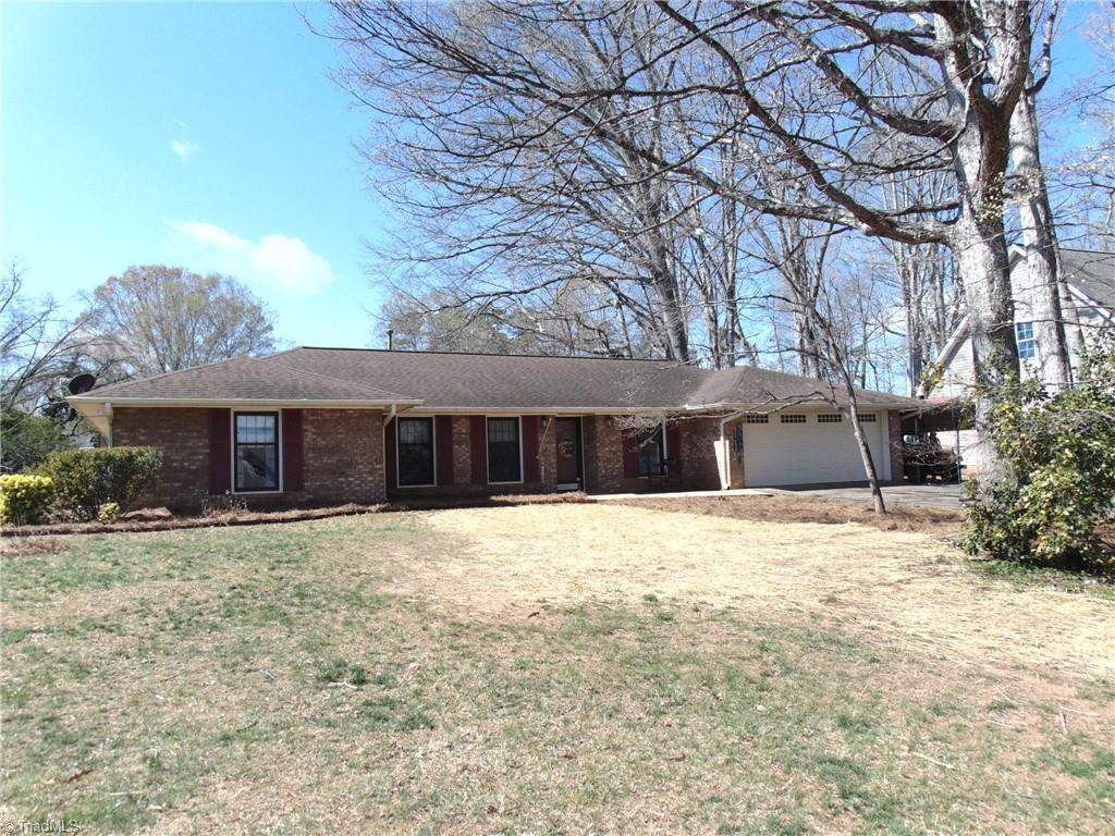 Property Photo: 1010 Kelwyn Lane NC 27023