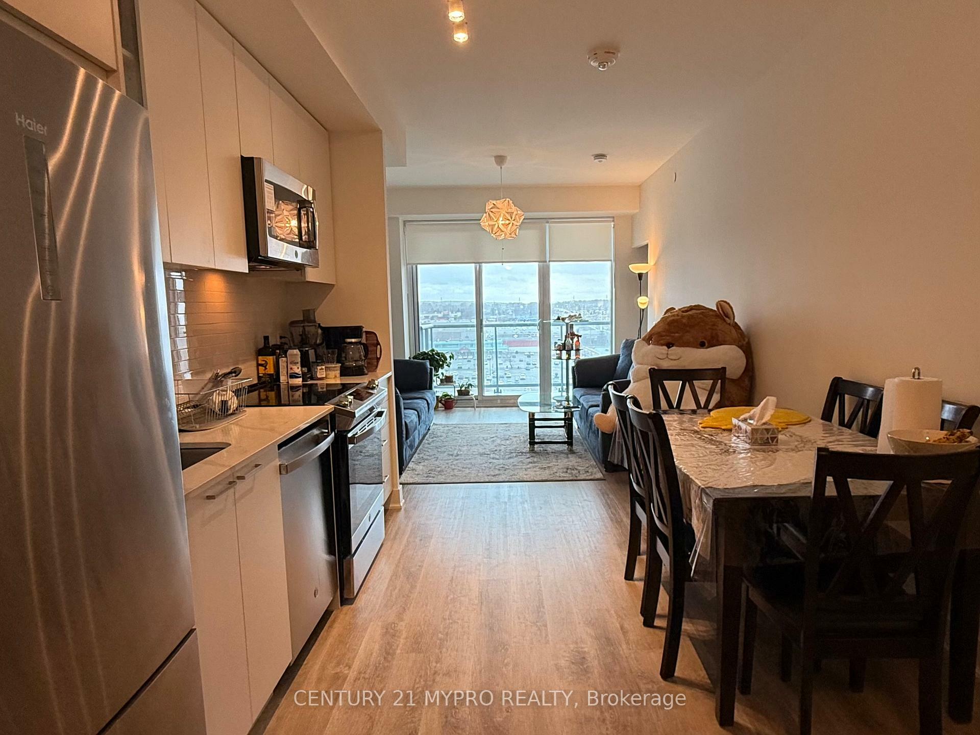 Property Photo: 185 Deerfield Road 1005 ON L3Y 0G7