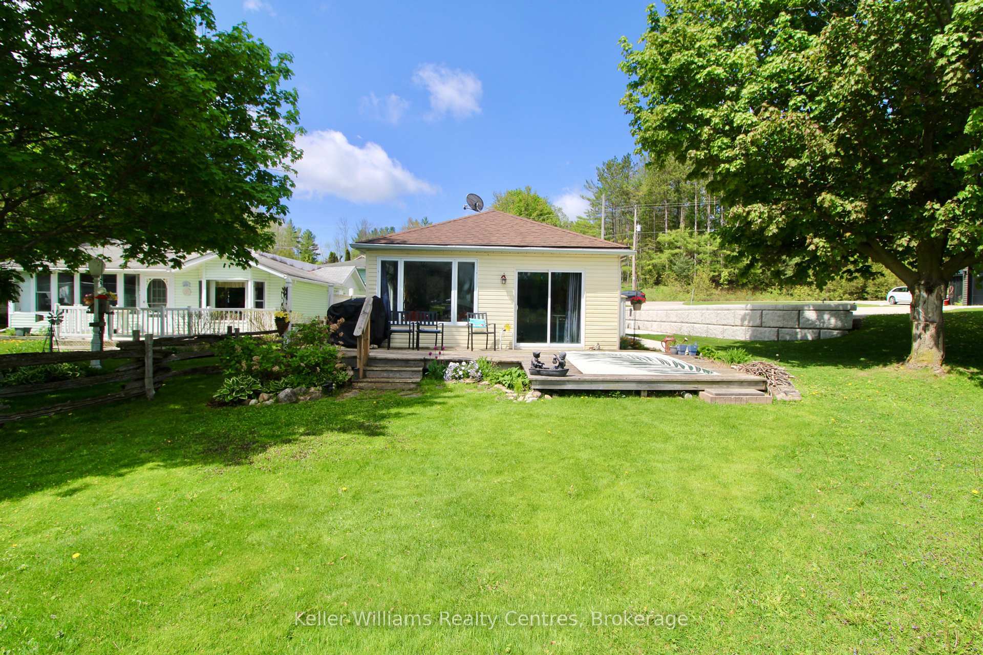 Property Photo: 419 Lake Rosalind Road 4 N/A ON N4N 3B9