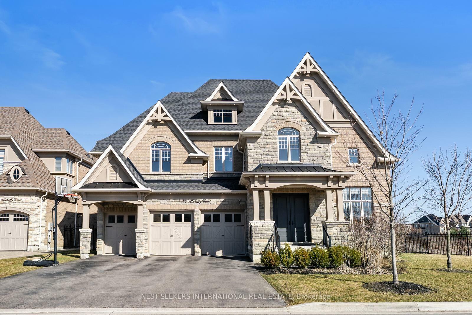 Property Photo: 44 Mahaffy Court ON L7B 0N8