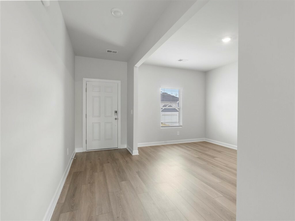 Property Photo: 215 Maxwell Drive SC 29642
