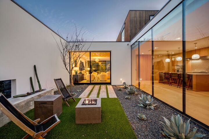 701 W Elizabeth Street  Austin TX 78704 photo