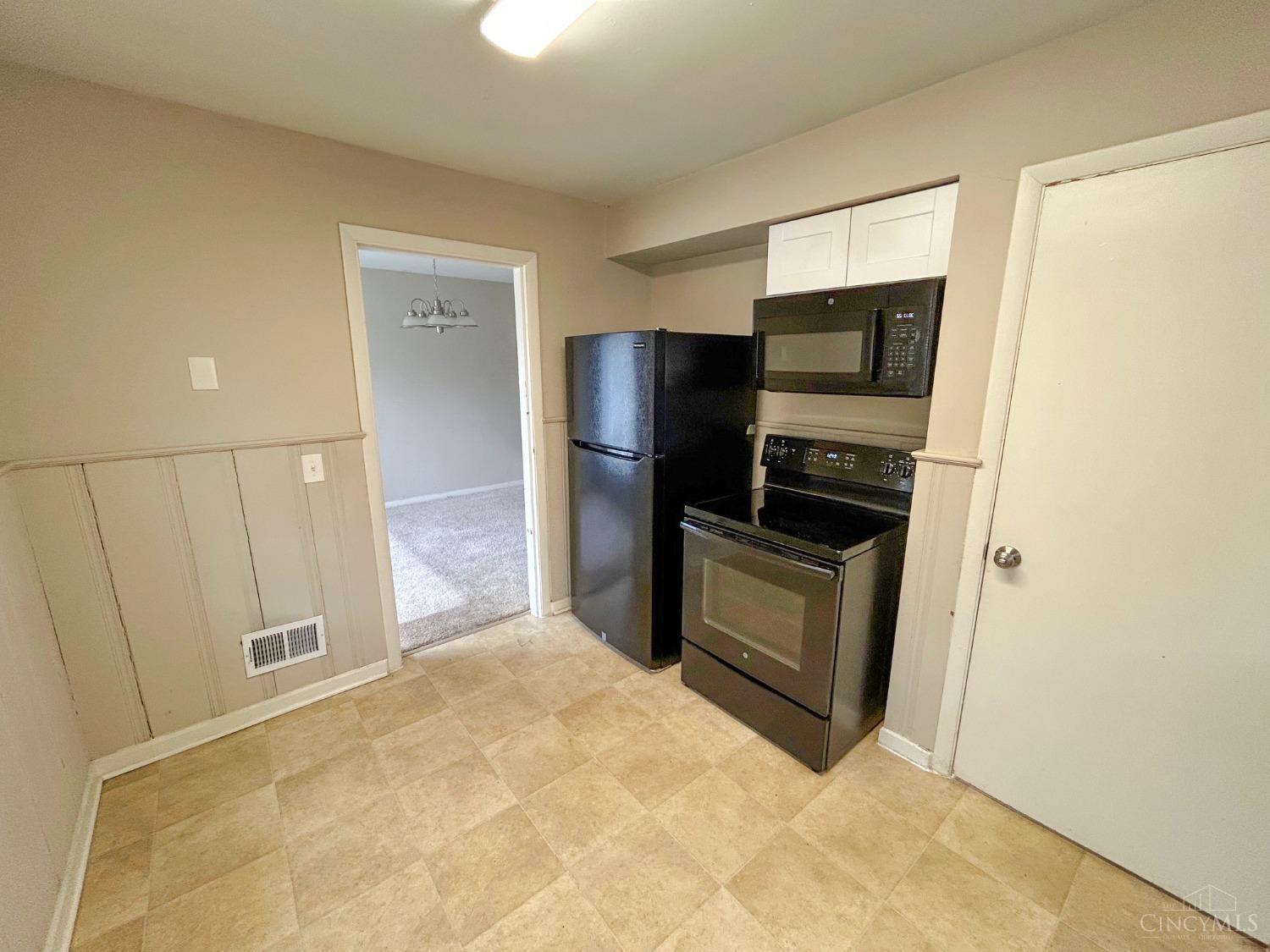 Property Photo: 7829 Greenland Place OH 45237