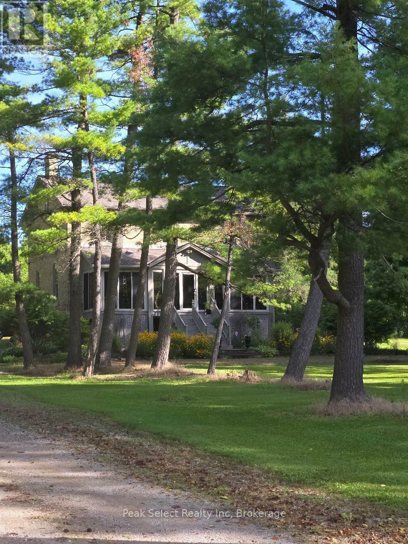 Property Photo: 1511 Gainsborough Road ON N6H 5L2