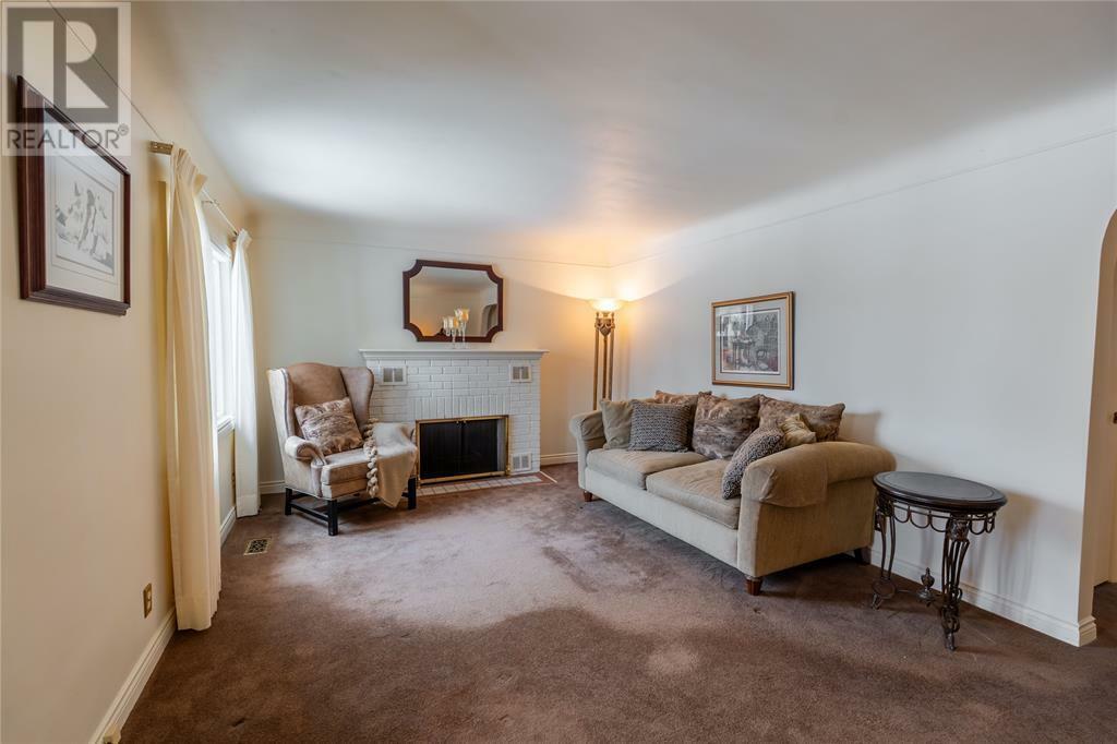 Photo de la propriété: 545 Devonshire Road ON N7V 2P4