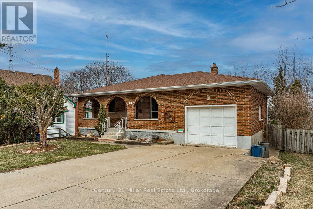 Property Photo: 10 Dundas Crescent ON L2T 1T3