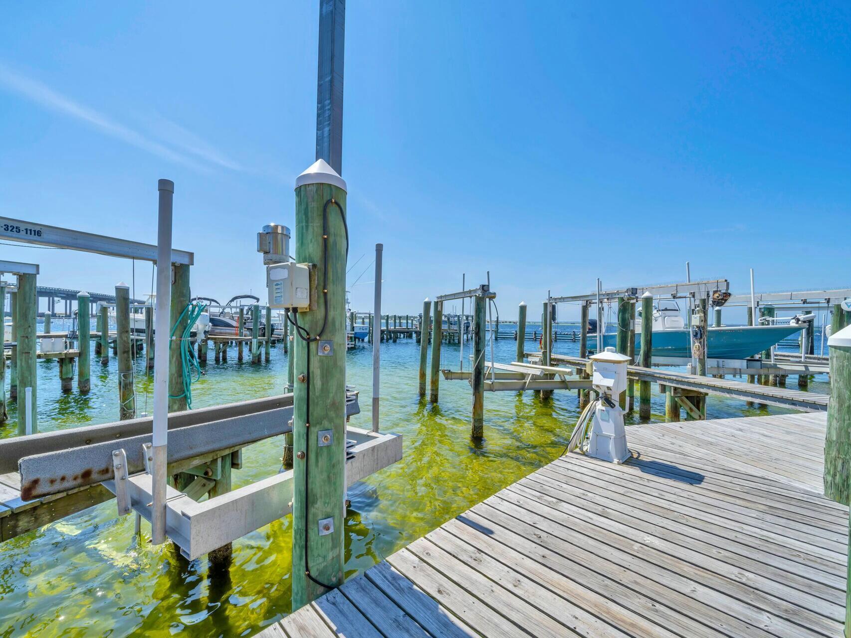 Property Photo:  5 Calhoun Avenue Unit 203  FL 32541 