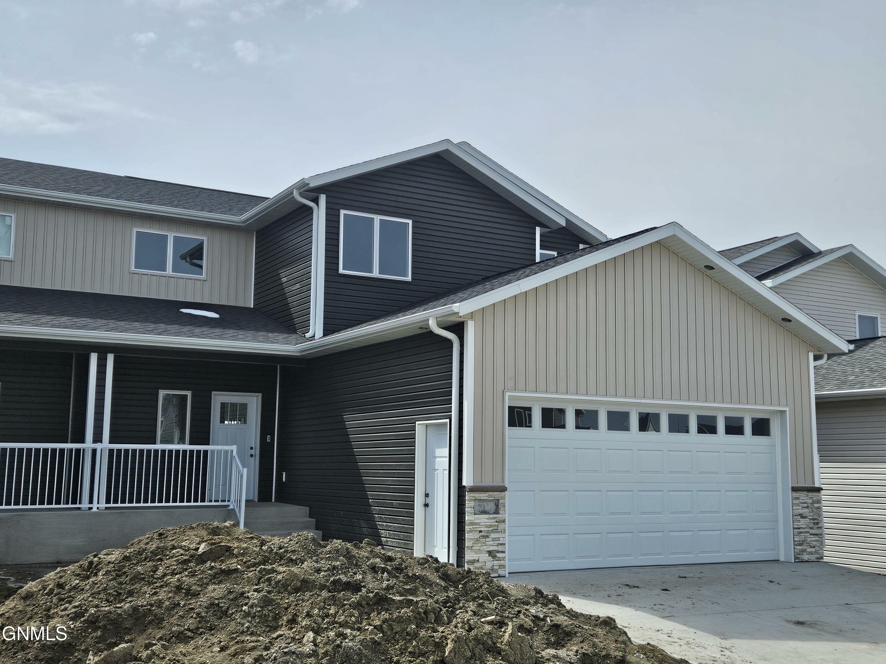 Property Photo:  4127 Steel Place  ND 58503 