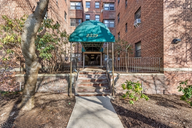Property Photo: 2339 Hudson Terrace D1 NJ 07024