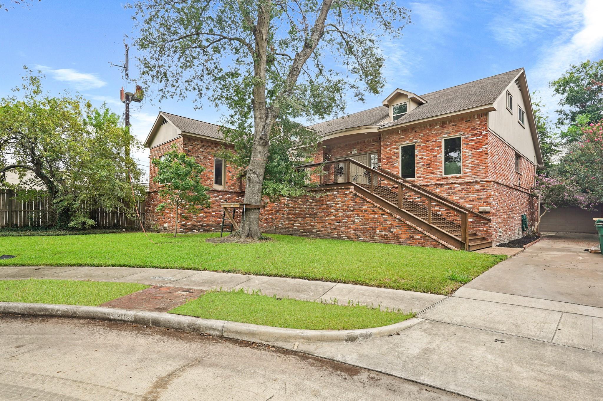 Property Photo: 9703 Oasis Drive TX 77096