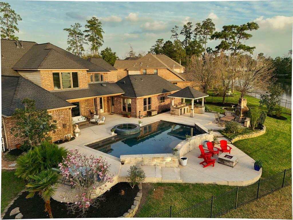 Property Photo: 46 Cove View Trail Court TX 77389