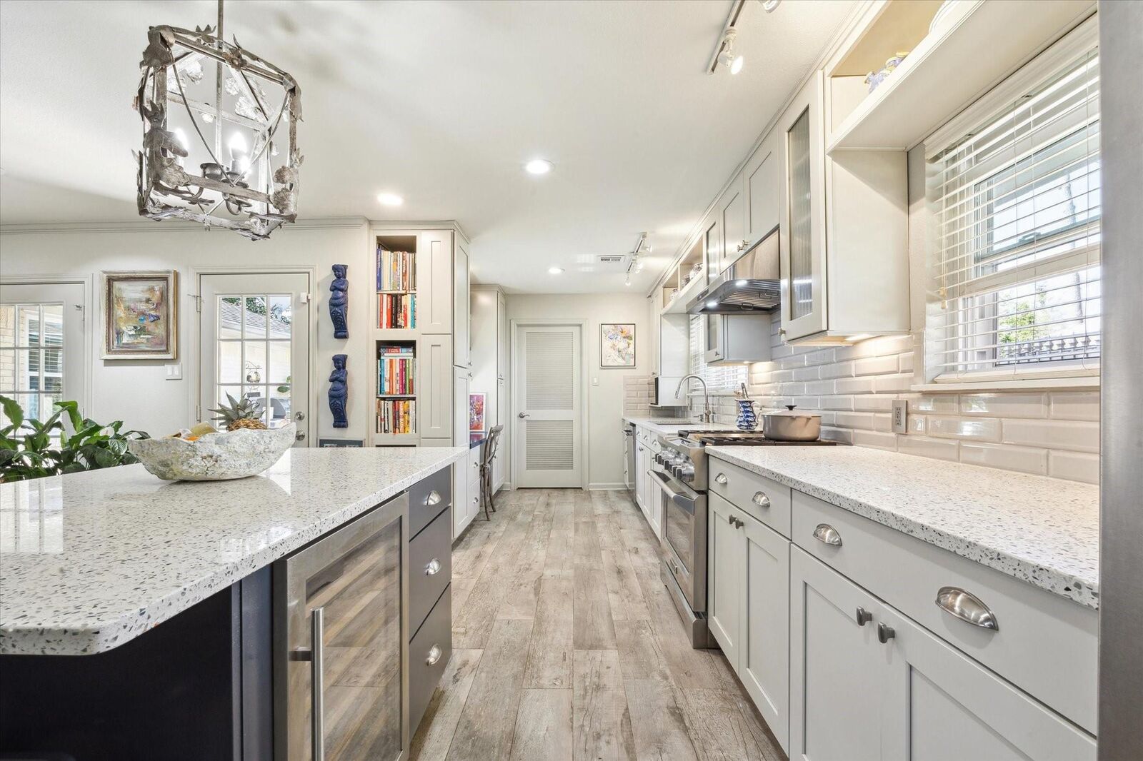 Property Photo:  2011 Widdicomb Court  TX 77008 