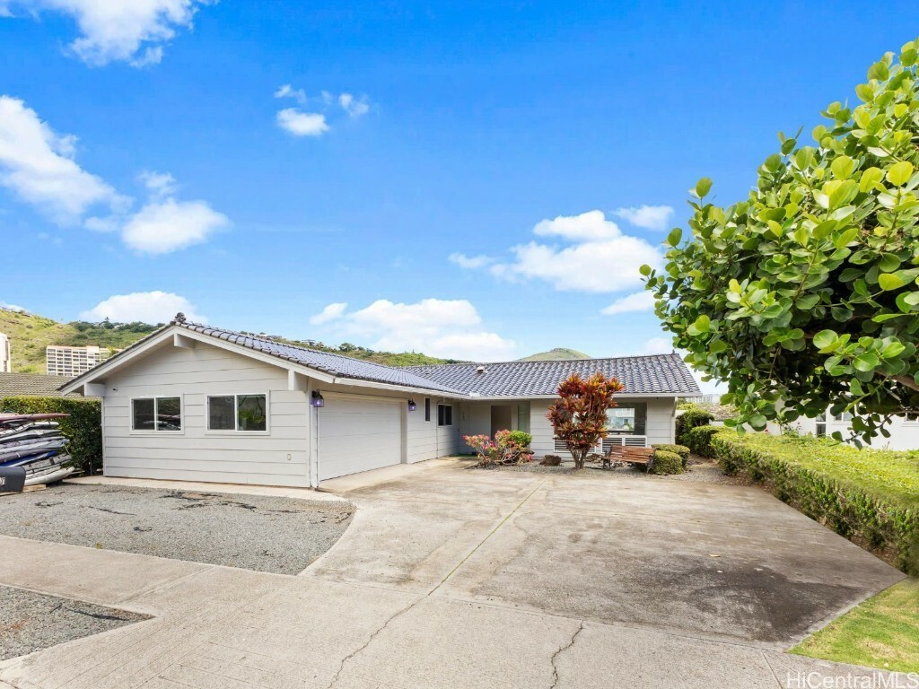 Property Photo: 780 Kumukahi Place HI 96825