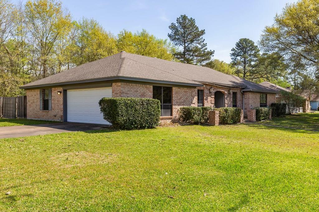 Property Photo: 702 Englewood TX 75901