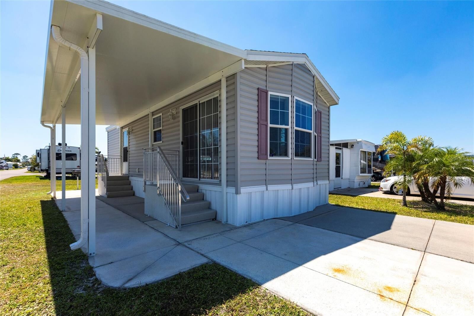 Property Photo: 1329 Trout FL 33950