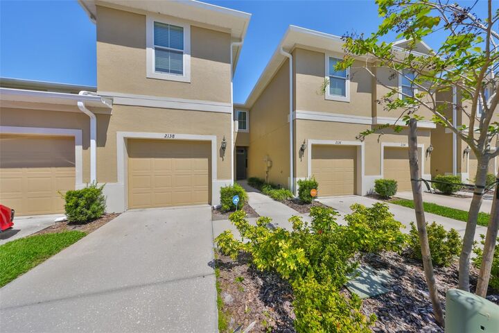 Property Photo:  2138 Broadway View Avenue  FL 33510 