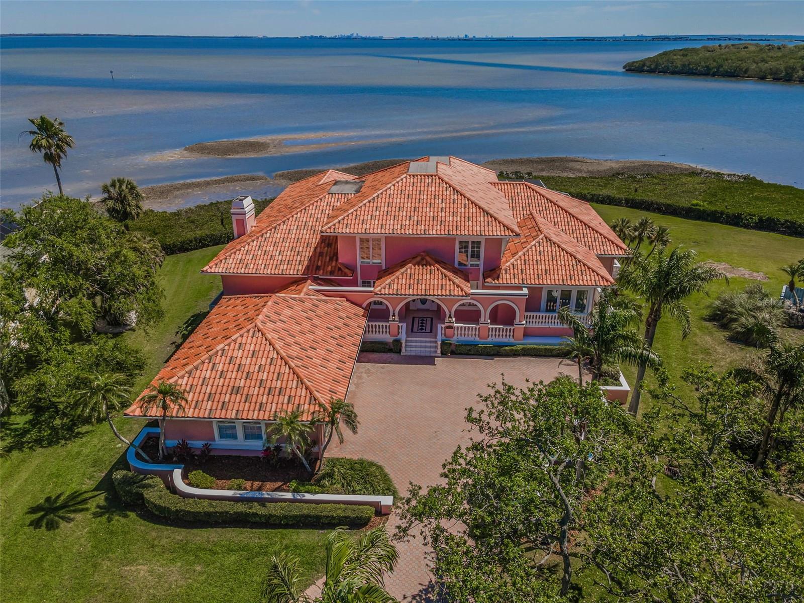 Property Photo:  3418 Braeside Place  FL 33759 