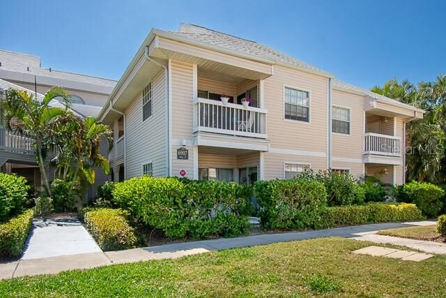 Property Photo: 6907 Stones Throw Circle N 2106 FL 33710