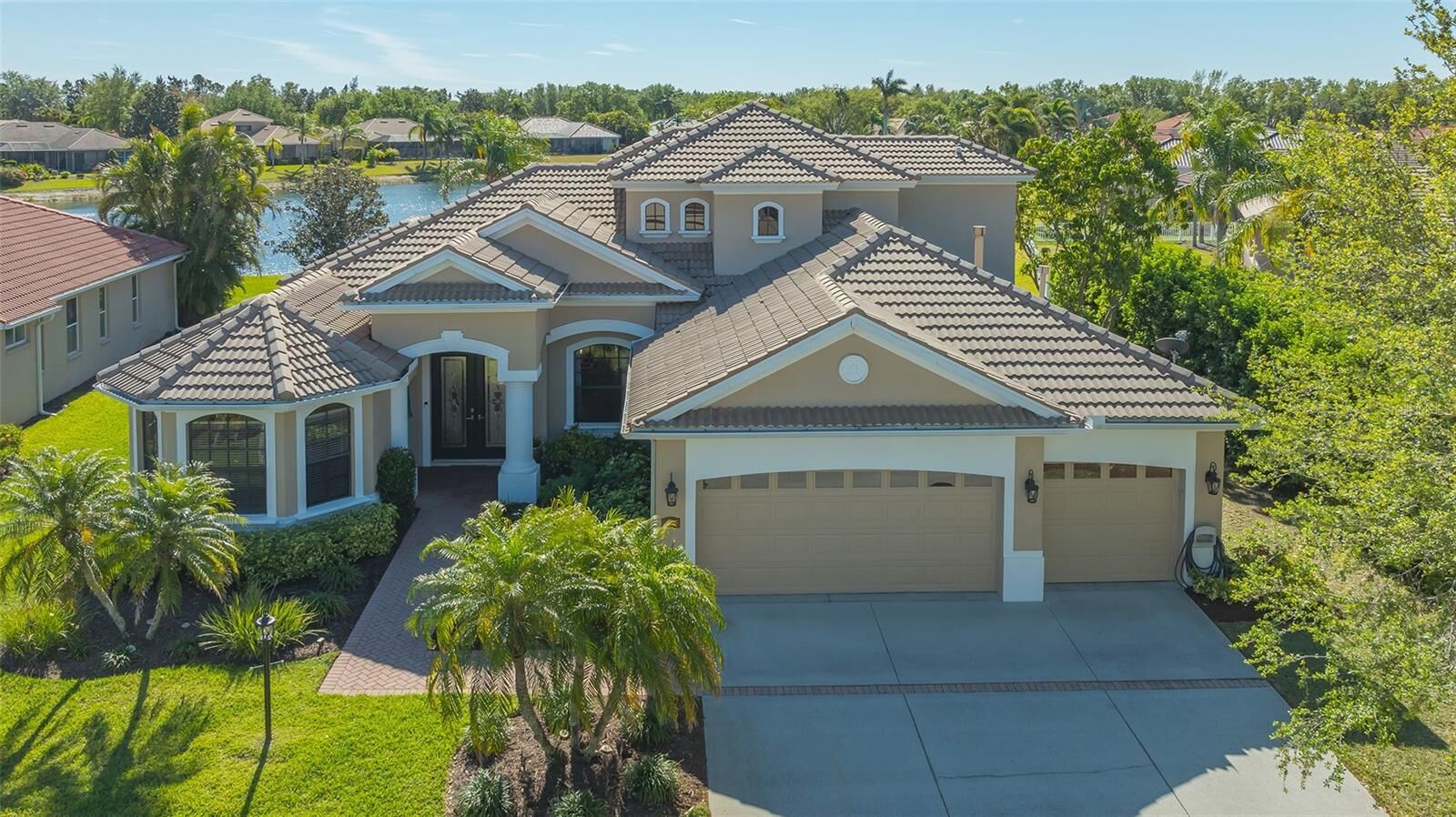 Property Photo:  6915 Honeysuckle Trail  FL 34202 