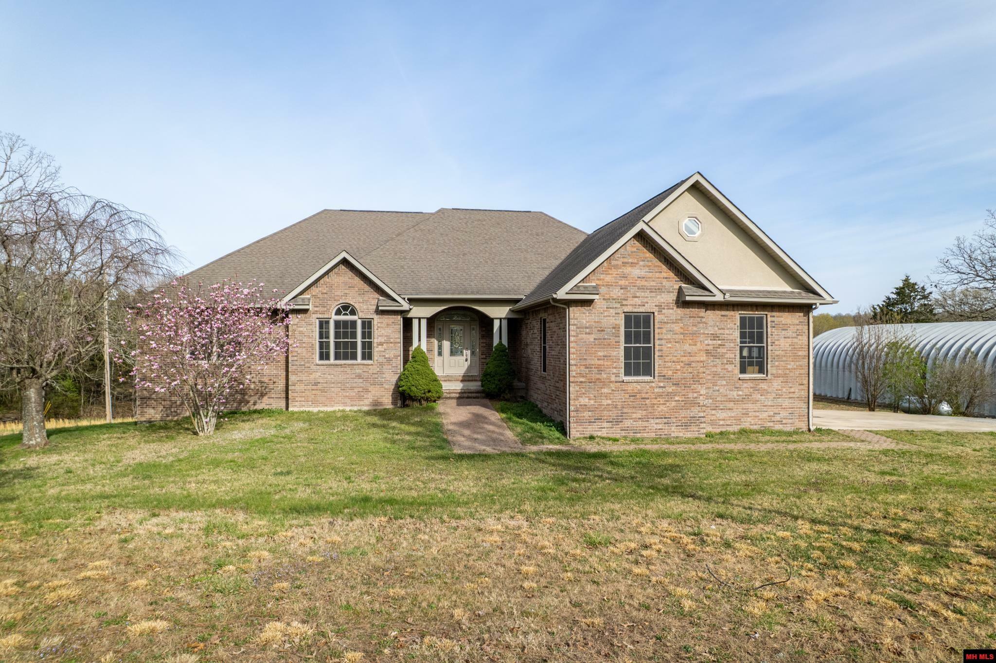 Property Photo: 102 Heritage Road AR 72653