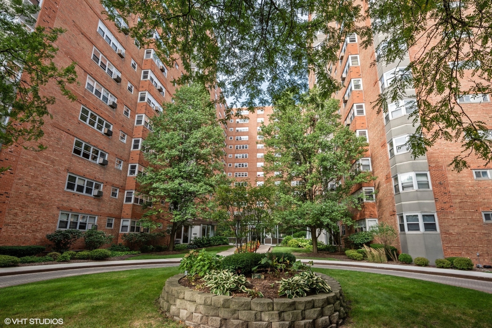 4980 N Marine Drive 334  Chicago IL 60640 photo
