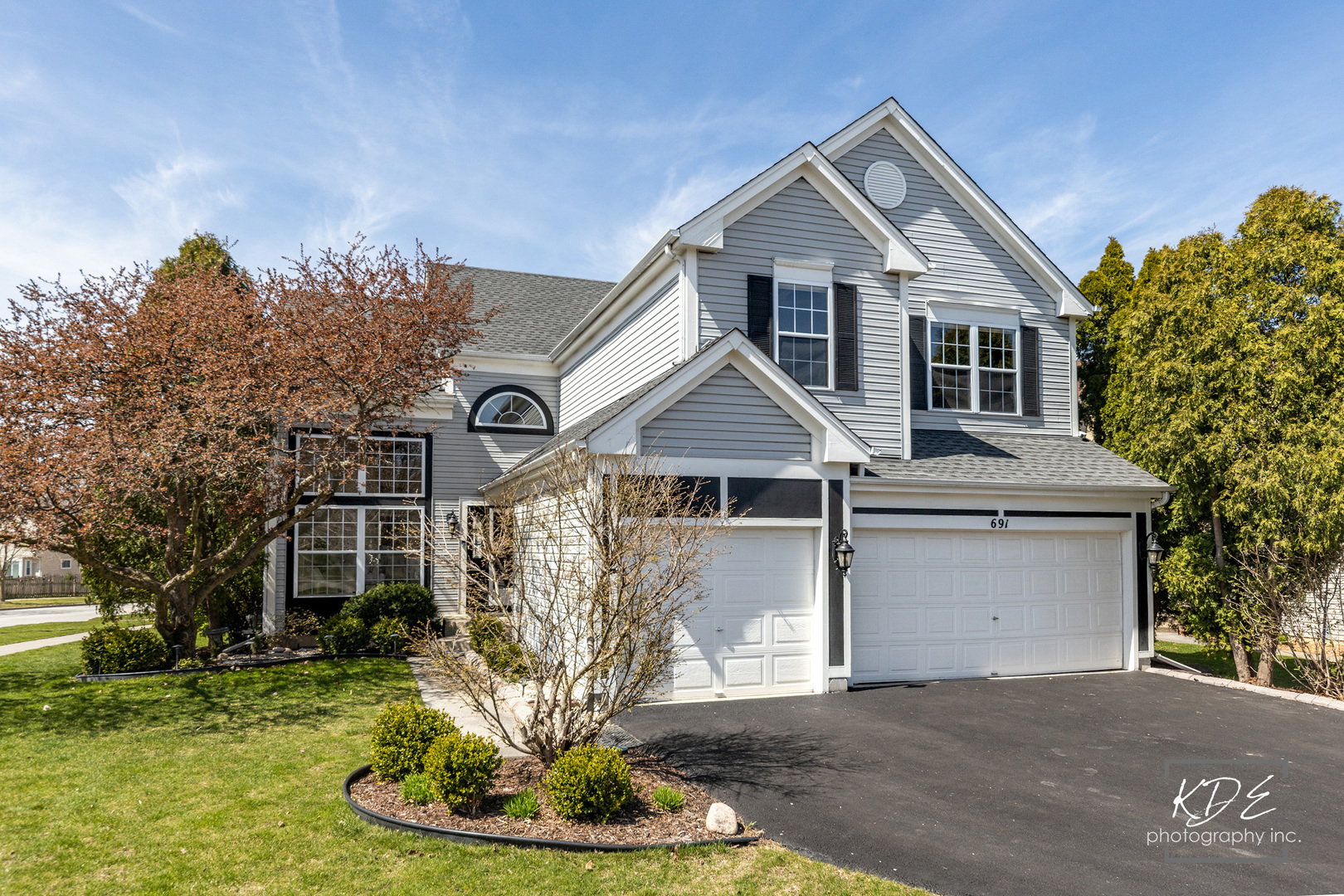 Property Photo: 691 Wintergreen Circle IL 60540