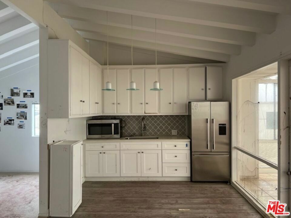 Property Photo:  2411 Ocean Front Walk  CA 90291 