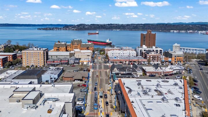 Property Photo:  25 N Broadway 203  WA 98403 