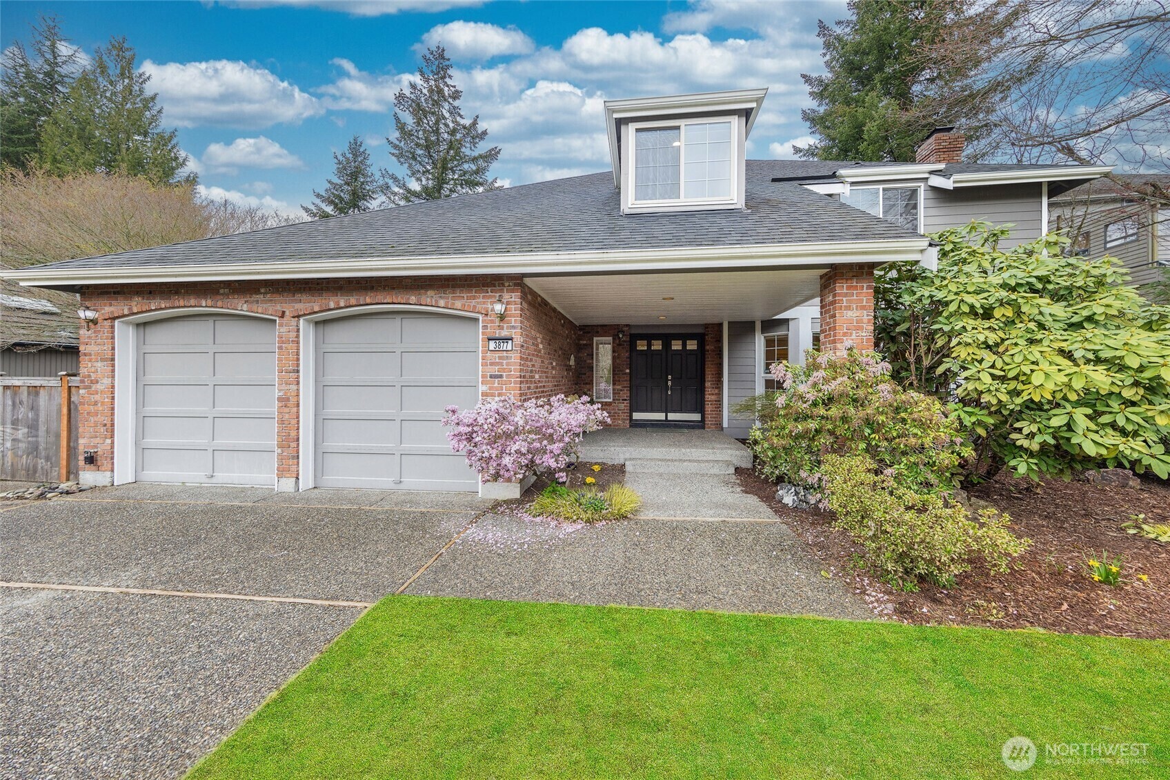 Property Photo: 3877 113th Avenue NE WA 98004