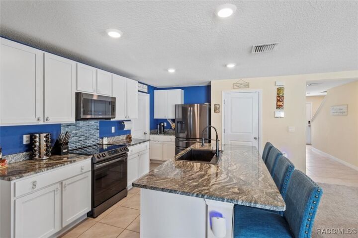 Property Photo:  36541 Night Strawberry Court  FL 33525 