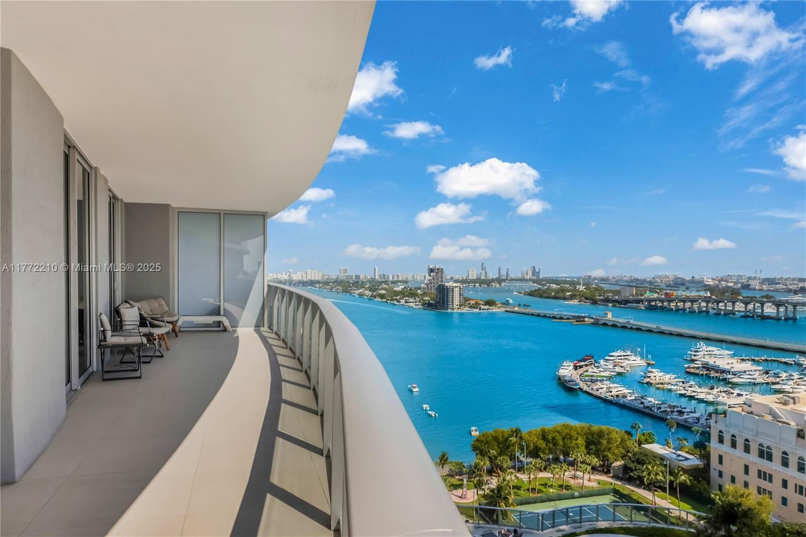 Property Photo:  488 NE 18th St 1810  FL 33132 
