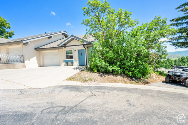 Property Photo: 882 Schneitter Cir UT 84049
