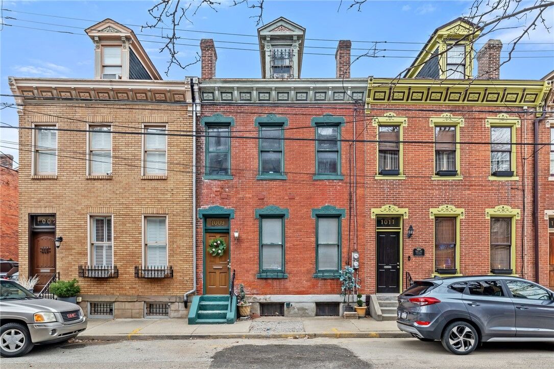 Property Photo:  1009 Manhattan St  PA 15233 