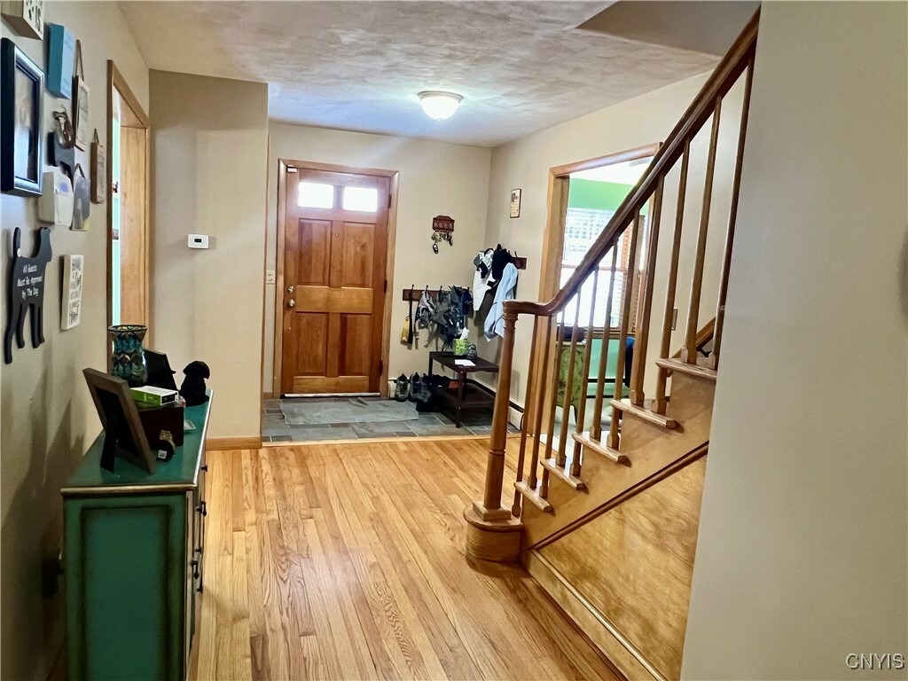 Property Photo:  8 Bellevue Avenue  NY 13045 